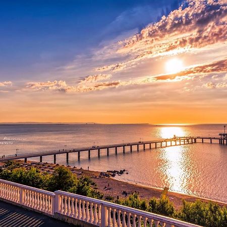 Luxury Versailles Apartments Center Opera Burgas Bagian luar foto