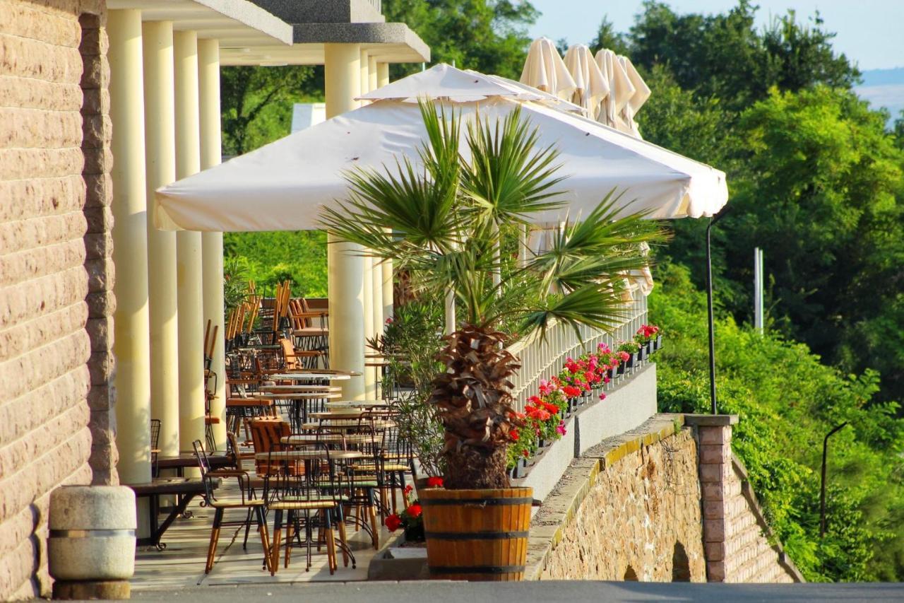 Luxury Versailles Apartments Center Opera Burgas Bagian luar foto