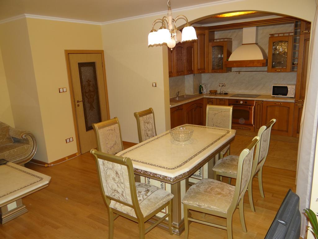 Luxury Versailles Apartments Center Opera Burgas Bagian luar foto