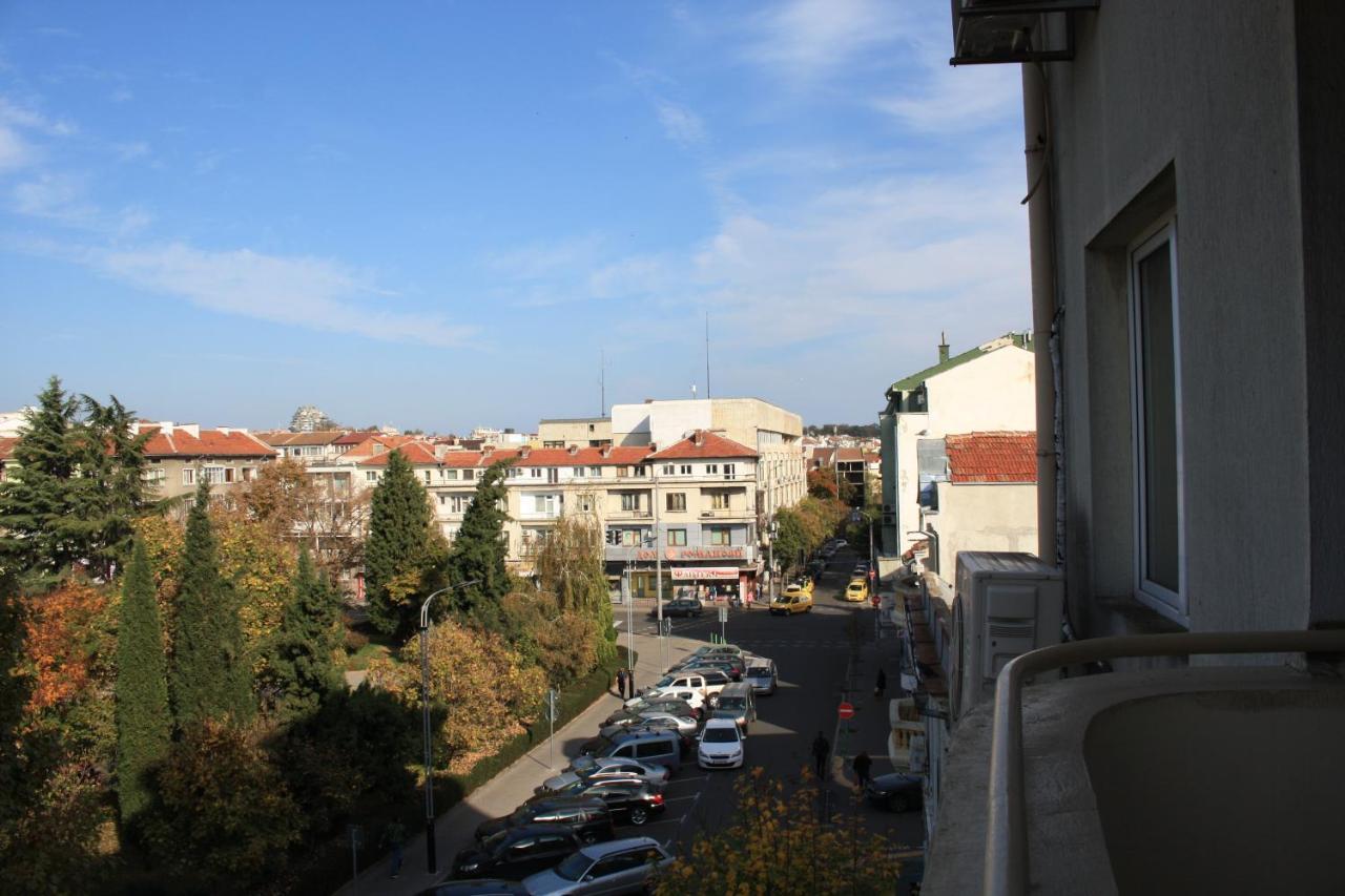Luxury Versailles Apartments Center Opera Burgas Bagian luar foto