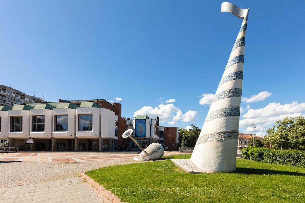Luxury Versailles Apartments Center Opera Burgas Bagian luar foto
